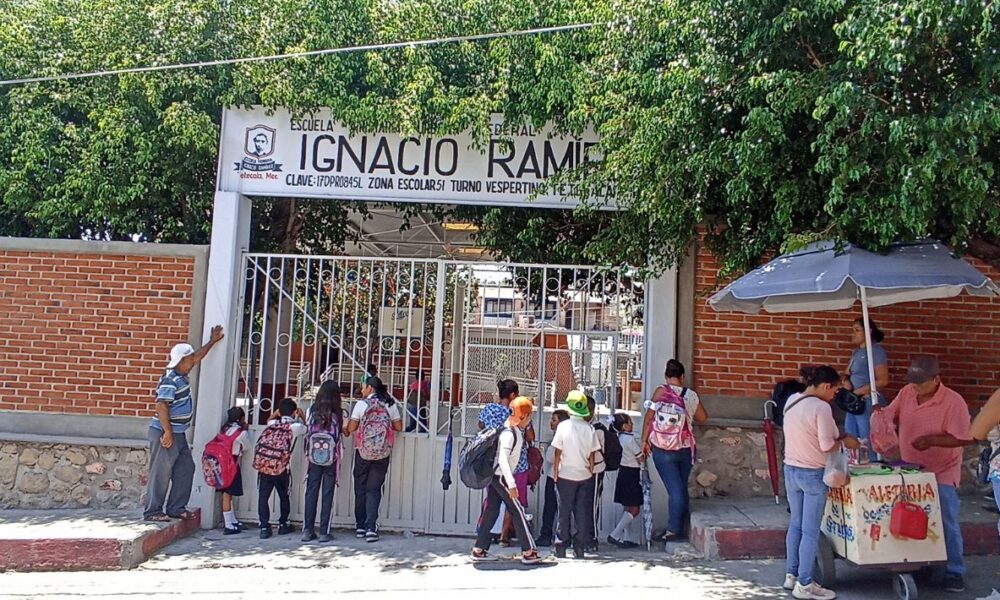 Estudiantes de Nivel Básico Aprenden sobre el Eclipse Solar en su Primer Día de Clases Post-Semana Santa