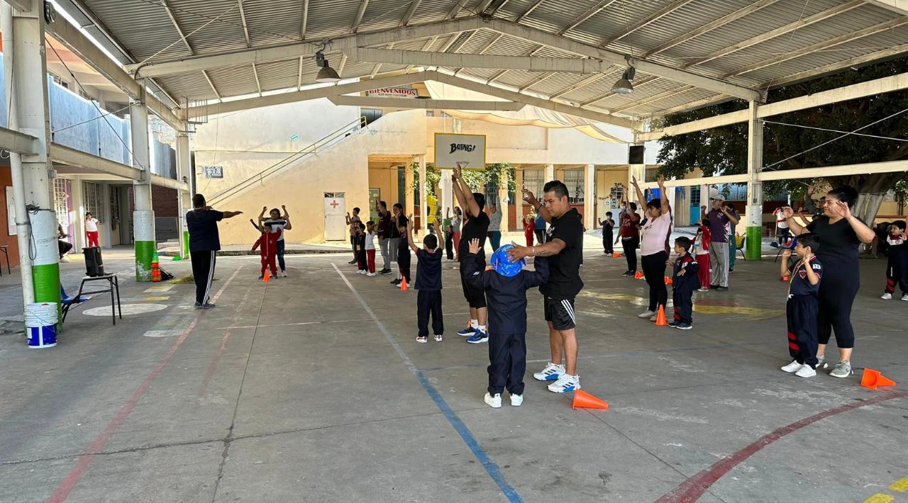 La región oriente de Morelos no hay reporte de reducción de horario en escuelas de nivel básico, aun con temperaturas que alcanzan 39 grados celsius en zonas extremas.