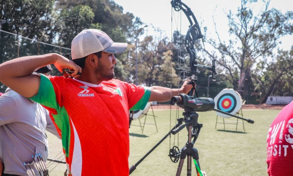 Máximo Méndez Ortiz Regresa a Morelos Tras Brillante Participación en la Serie Mundial de Tiro con Arco