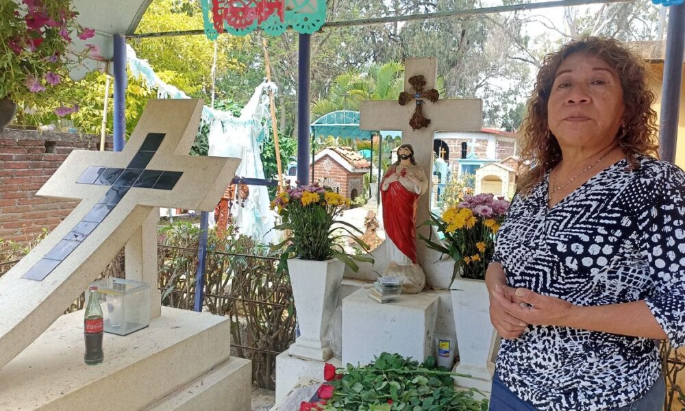 Recuerdan a las madres con visitas al panteón comunal de Ocotepec