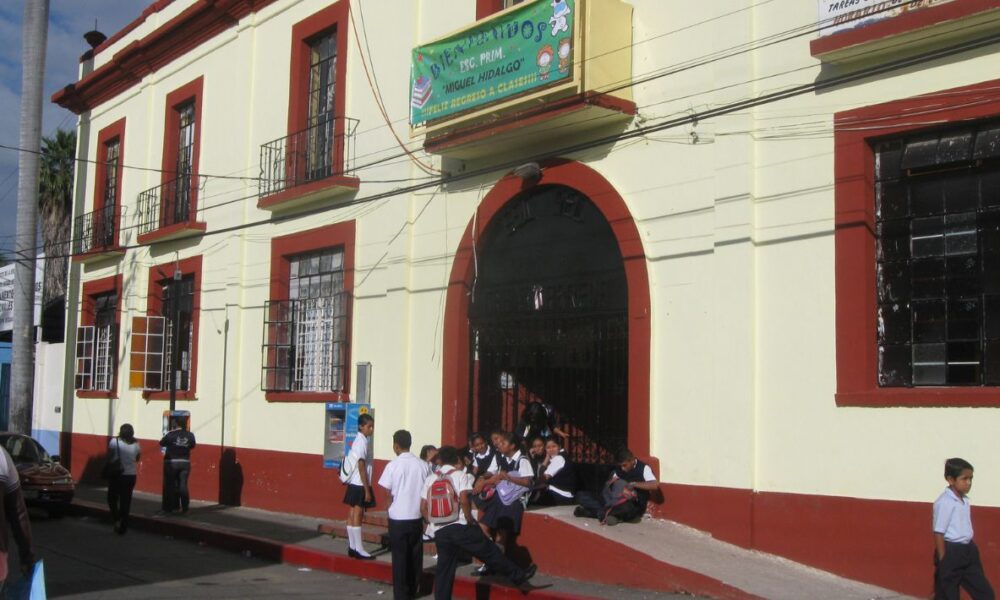 El IEBEM en Cuautla ya tiene los libros de texto gratuitos que se usarán en el ciclo escolar 2024-2025