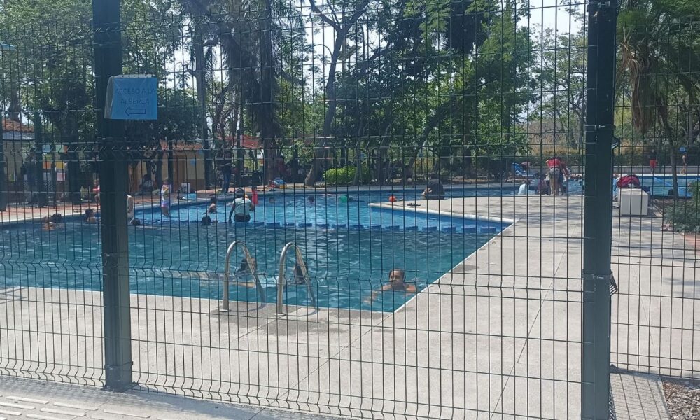 Conviven Familias durante el Sábado de Teatro y Alberca en la Casa de la Cultura Lázaro Cárdenas