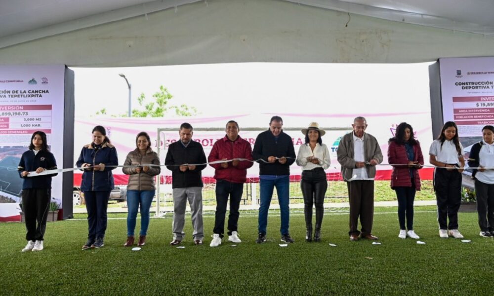 El Gobernador Cuauhtémoc Blanco Bravo inaugura campos de futbol