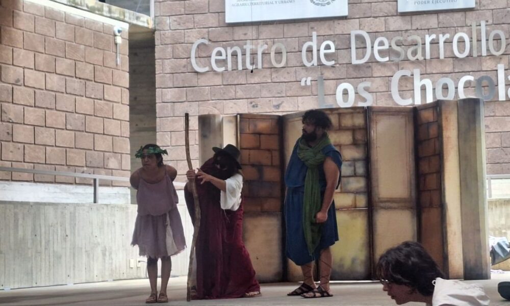 Se presenta la obra de teatro Pluto en el centro de Desarrollo comunitario los chocolates