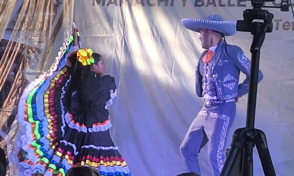 Se presenta el mariachi y ballet folclórico de la SEDENA y la guardia nacional en Temixco