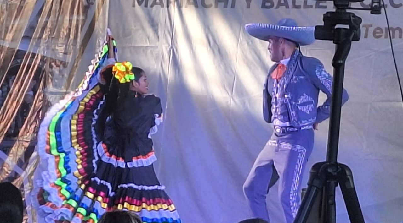 Se presenta el mariachi y ballet folclórico de la SEDENA y la guardia nacional en Temixco