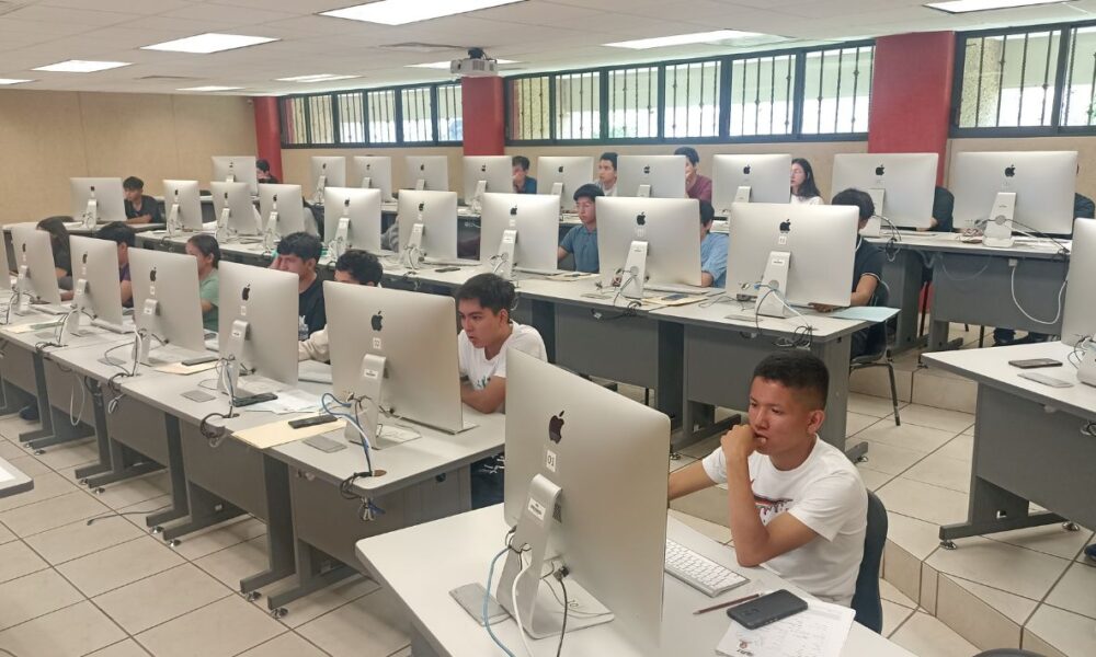 La Universidad Tecnológica Emiliano Zapata realizó el examen digital de admisión para mil 750 aspirantes