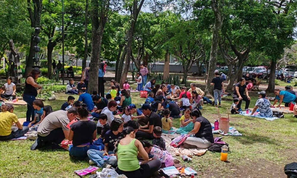 Sala de Lectura “Travesías” Celebra su Sexto Aniversario con Concierto de “Cachivache”