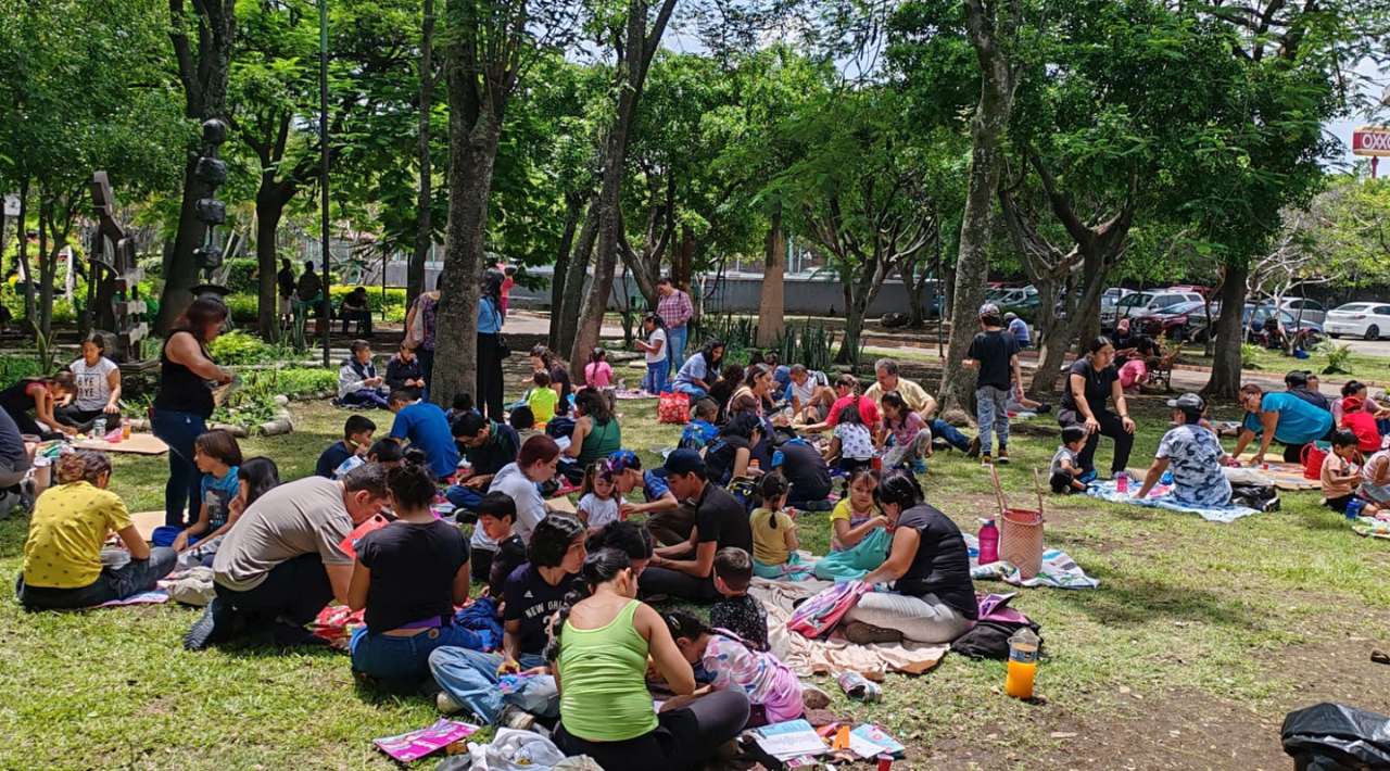 Sala de Lectura “Travesías” Celebra su Sexto Aniversario con Concierto de “Cachivache”