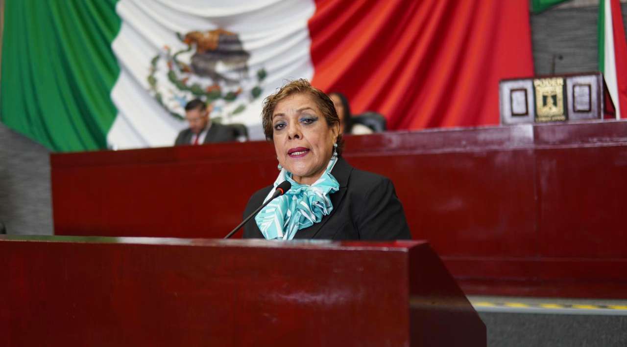 Diputada Ruth Cleotilde Rodríguez López busca justicia para maestros jubilados de Morelos