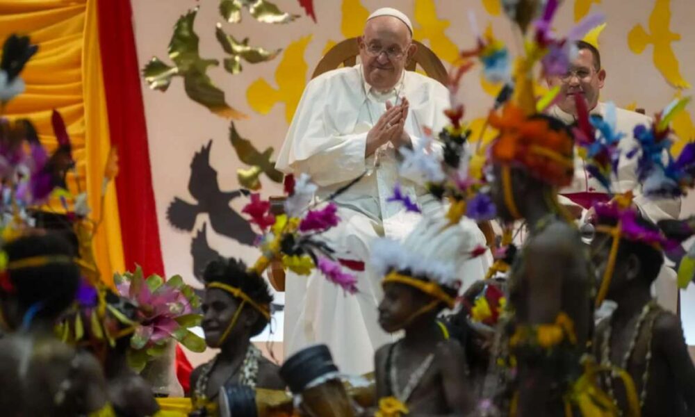 El Papa lleva apoyo a las remotas selvas de Papúa Nueva Guinea