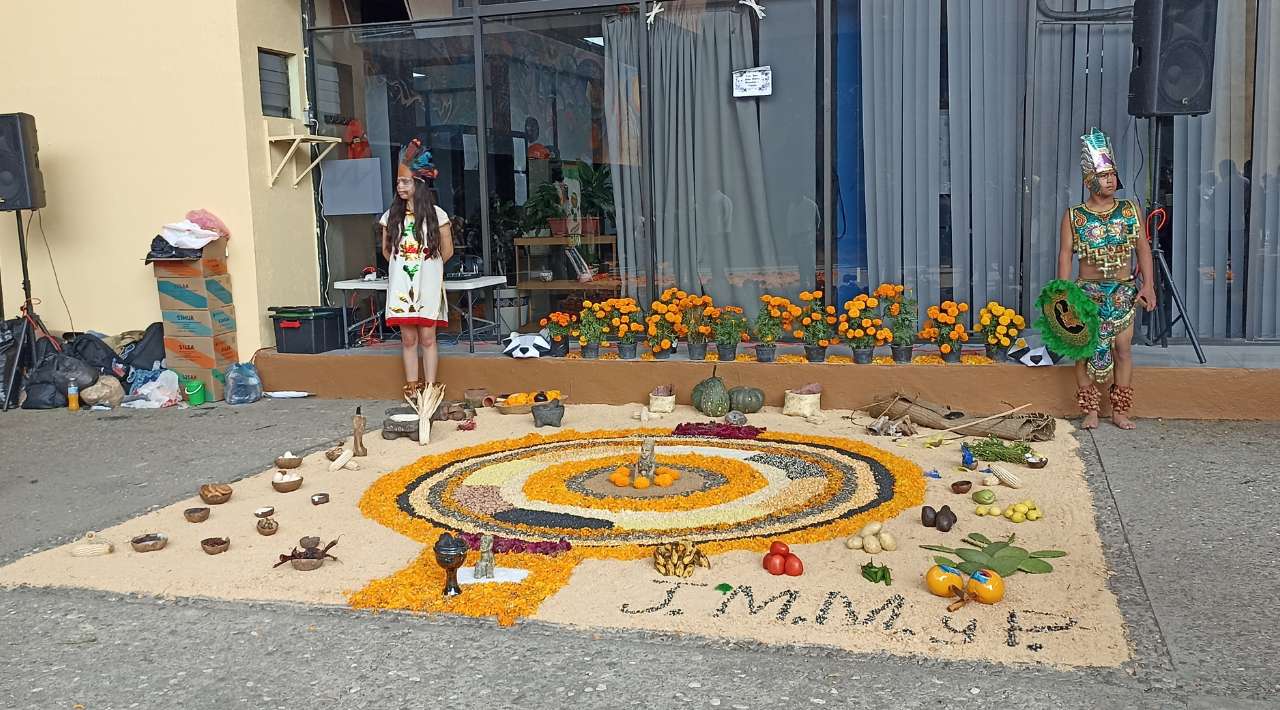 “Camino al Mictlán”: IEBEM Organiza Exhibición de Ofrendas para Preservar Tradiciones en Morelos