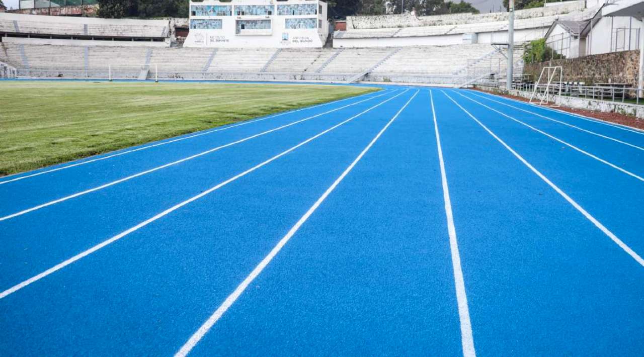 Remediación de la pista de atletismo en la Unidad Deportiva Centenario concluirá en 20 días