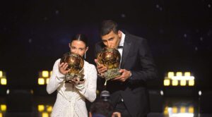 Rodrigo Hernández y Aitana Bonmatí brillan en la gala del fútbol mundial en París