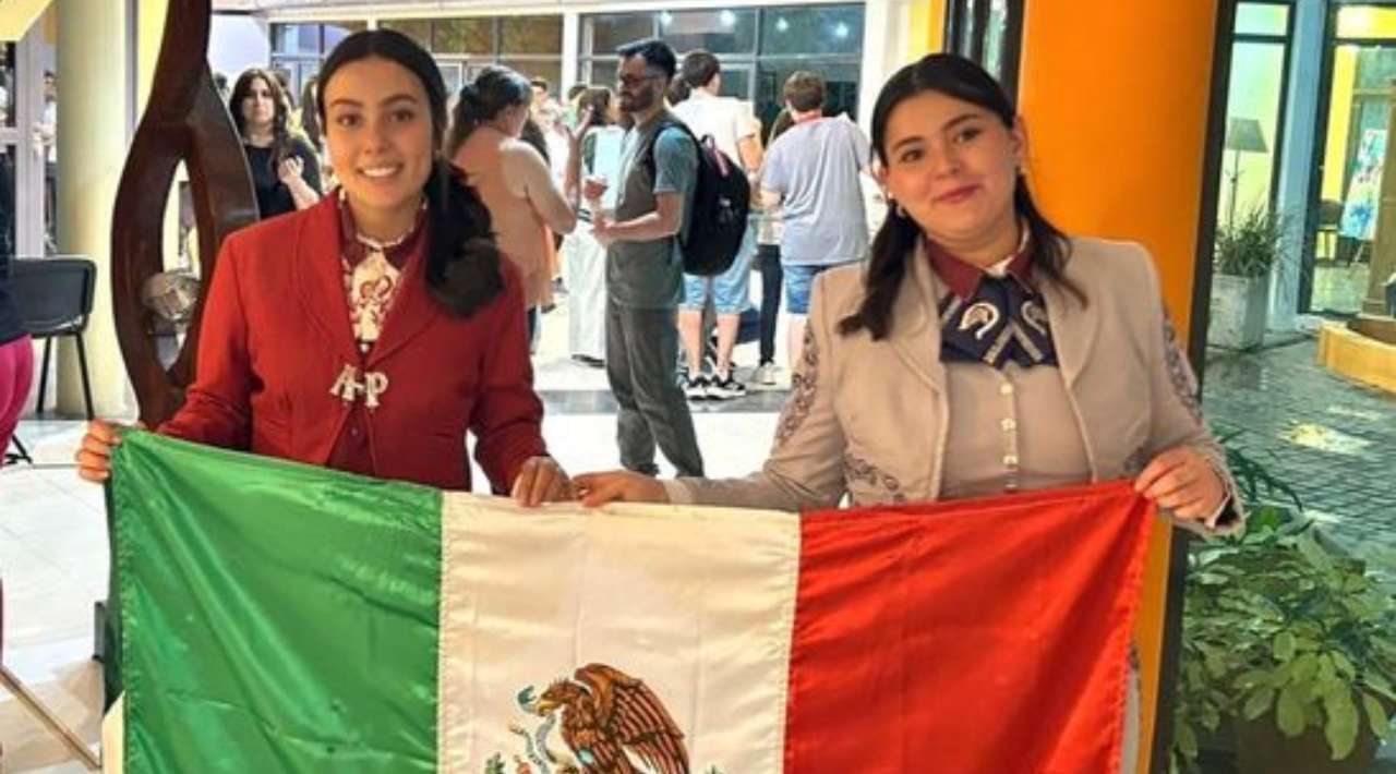 Estudiantes de Cecytem Michoacán ganan medalla de platino en Infomatrix Argentina 2024