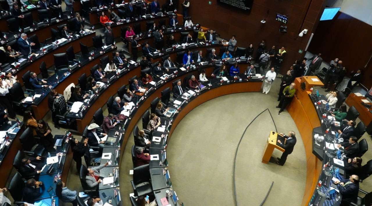 Aprobada en comisiones reforma que elimina siete órganos autónomos, incluido el INAI