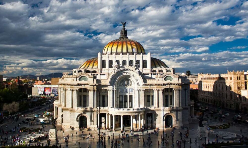 Homenaje luctuoso a Silvia Pinal en el Palacio de Bellas Artes