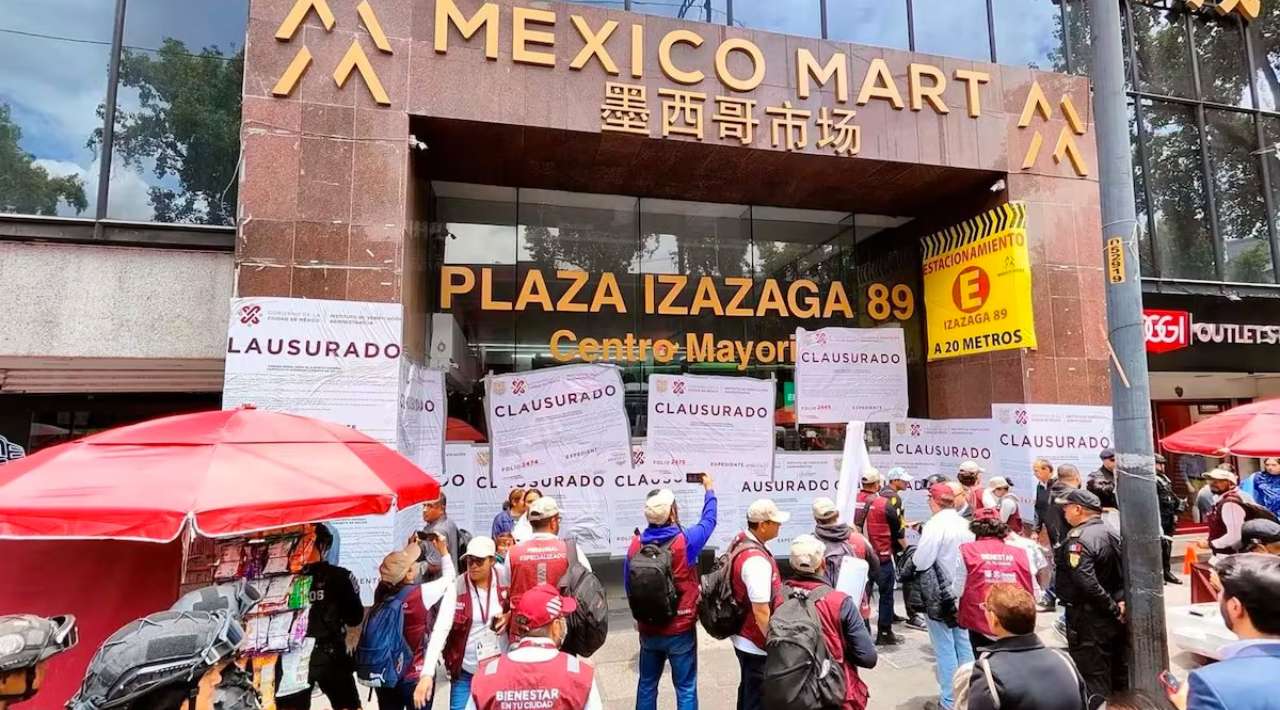 Gobierno federal asegura más de 100 mil productos de piratería china en operativo en CDMX