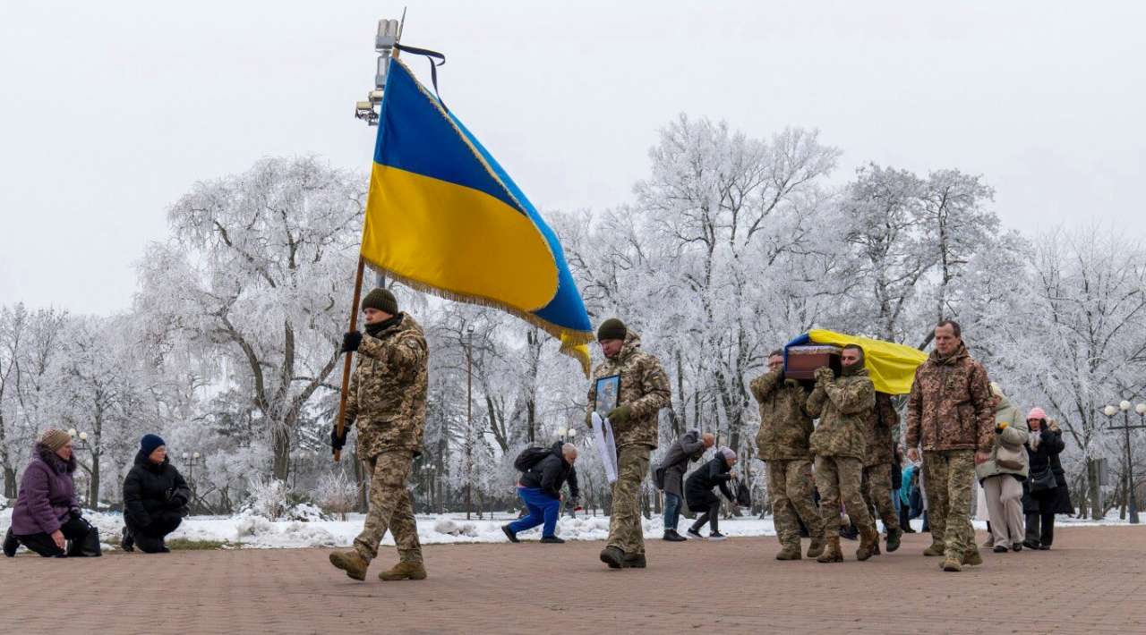 Rusia y Ucrania intercambian cuerpos de soldados caídos en medio del conflicto