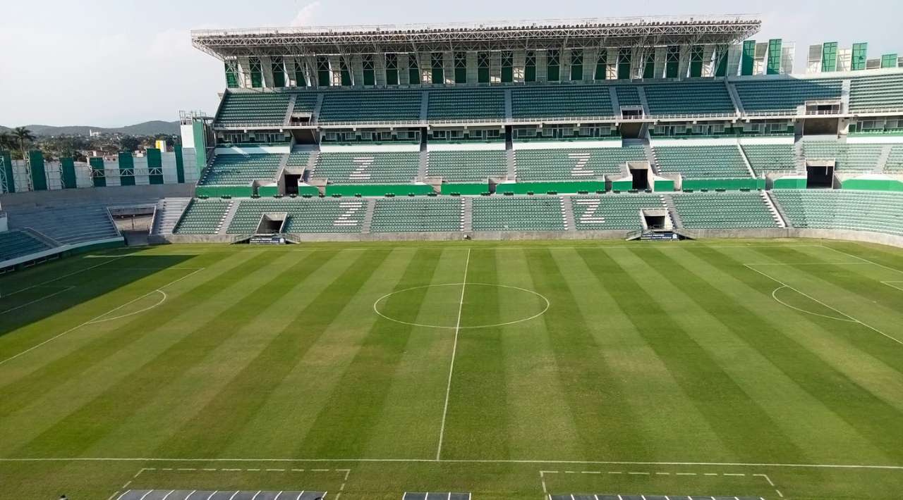 Retoman Mantenimiento del Estadio Agustín “Coruco” Díaz en Zacatepec