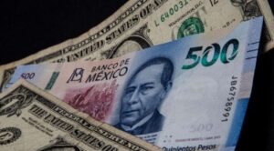 El peso mexicano retrocede en la jornada electoral de EE. UU.