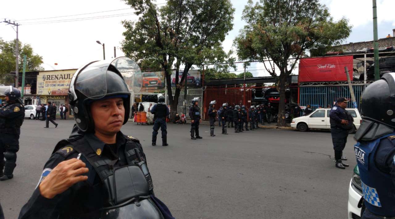 Operativo en Iztapalapa: Aseguran 130 toneladas de autopartes