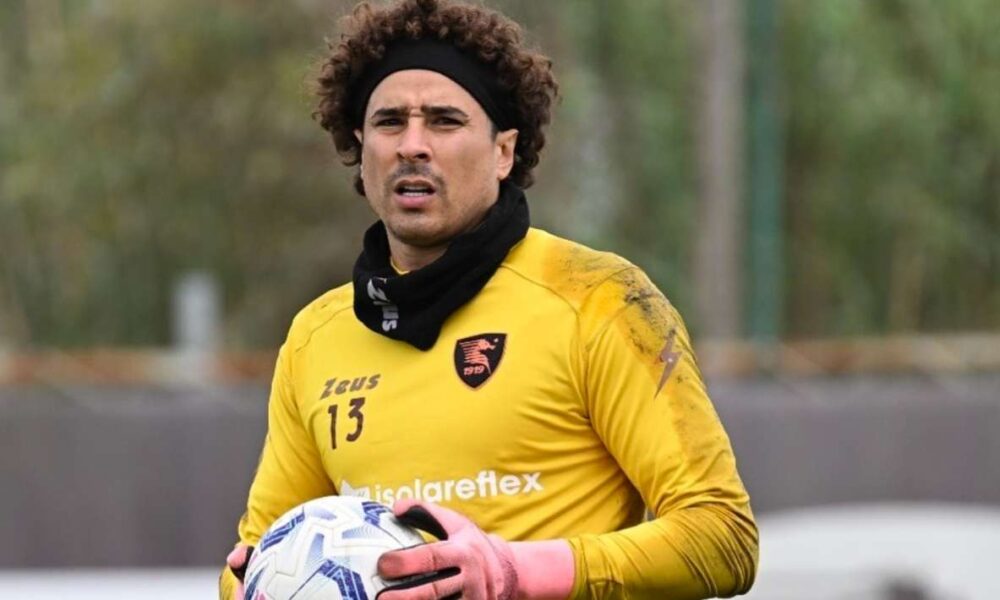 Guillermo Ochoa vive momentos complicados en el AVS Futebol SAD de Portugal