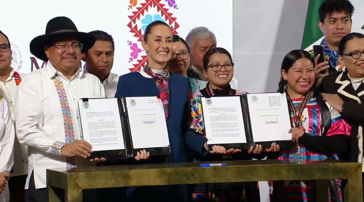 Firma Gobierno Federal decretos para fortalecer justicia y desarrollo regional de pueblos indígenas y afromexicanos