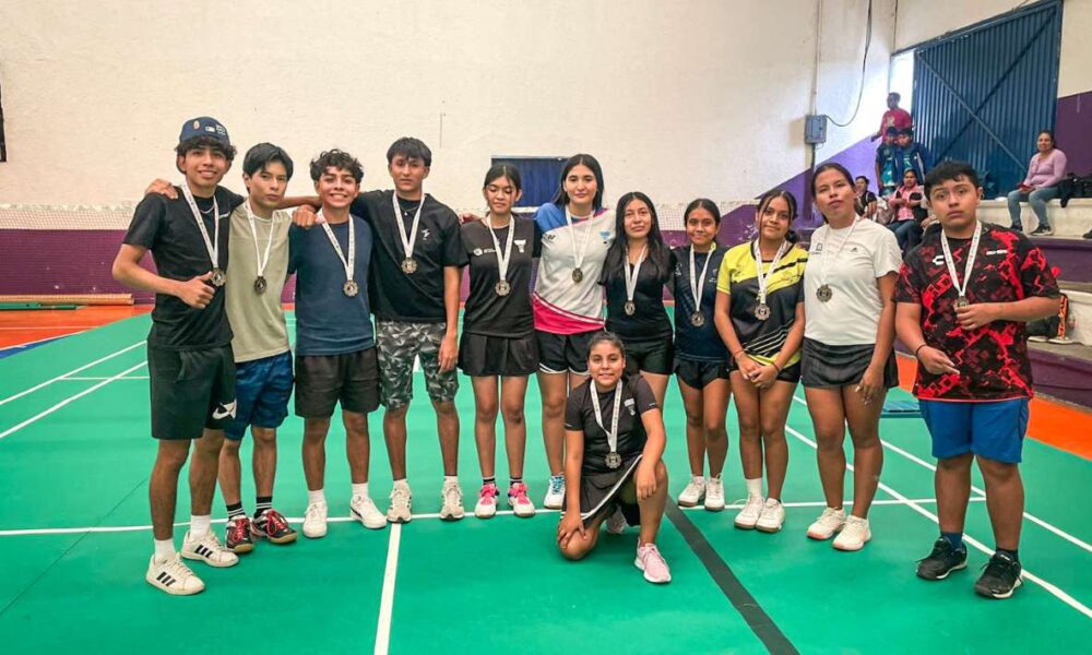 Deportistas Morelenses participan en el Campeonato Estatal de Bádminton 2024