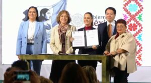 Claudia Sheinbaum firma decreto para expansión nacional de Universidades Rosario Castellanos