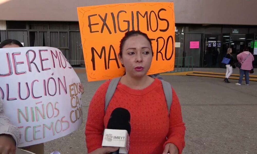 Madres de familia denuncian presunta exclusión a menores con discapacidad en primaria de Cuernavaca