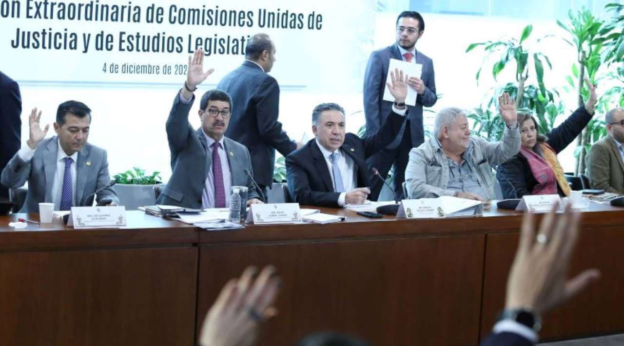 Comisiones del Senado aprueban tres iniciativas para reglamentar la Reforma Judicial