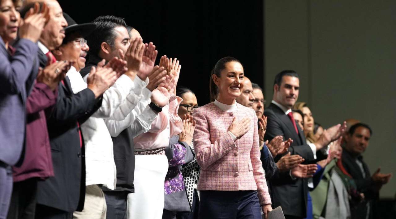 Claudia Sheinbaum encabeza el Encuentro Nacional Municipal para impulsar derechos indígenas, acceso al agua y construcción de la paz