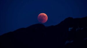 La Luna teñida de rojo: un espectacular eclipse lunar iluminará el cielo en marzo de 2025