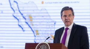 Esteban Moctezuma se mantiene Embajador de México en Estados Unidos