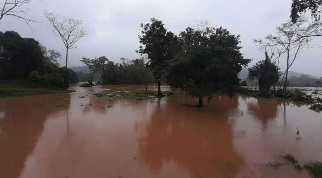 Reportan 200 afectados por desbordamiento de río Uxpanapa, en Oaxaca