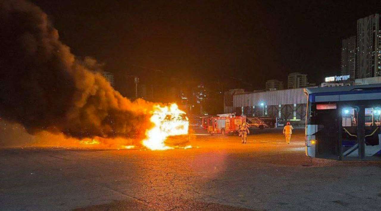 Explotan tres autobuses en Israel