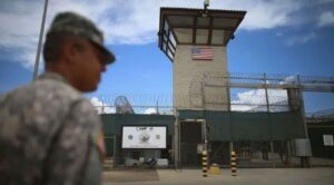 El Secretario de Defensa de EU; Pete Hegseth, visita la base de Guantánamo en Cuba