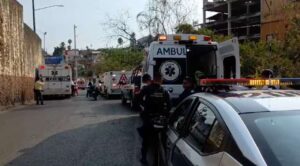 Rescatan a hombre tras caer en la barranca de Amanalco