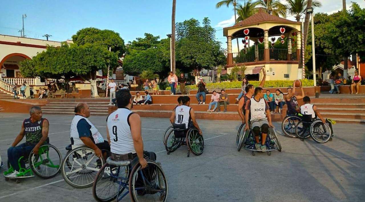 Exhibición de básquetbol en silla de ruedas promueve inclusión en Morelos