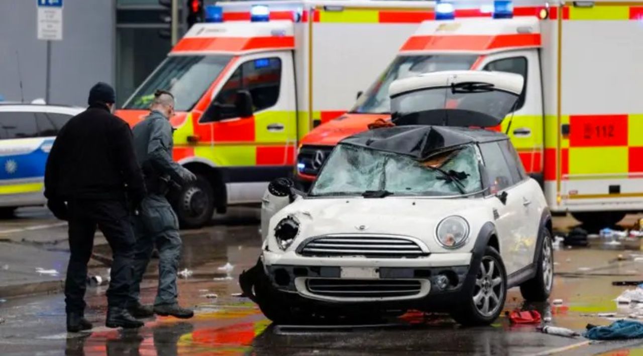 Un coche embiste a una multitud en Múnich y deja al menos 28 heridos en un presunto ataque