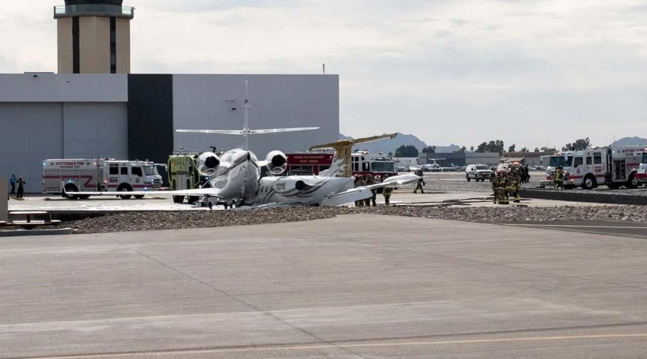 Choque de avionetas en Arizona deja dos muertos