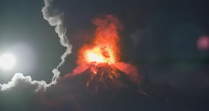 Evacuan a miles en Guatemala por erupción del volcán de Fuego