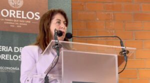 Margarita González Saravia encabeza la Primera Feria de Posgrados en la UAEM