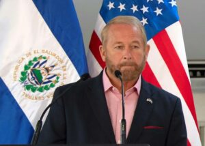 Ron Johnson exagente de la CIA, es el nuevo embajador de EU en México