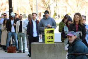 Arrancan elecciones en Canadá