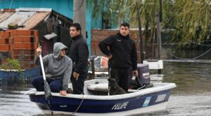 Lluvias en Buenos Aires deja miles de evacuados