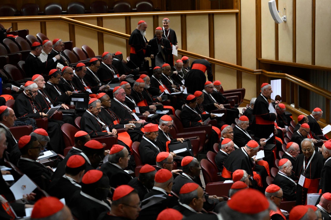 Cardenales se instalan en el Vaticano para el cónclave
