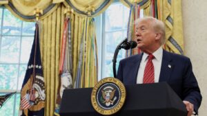 Trump anuncia acuerdo comercial con Reino Unido; el primero con otro país sobre la guerra de aranceles