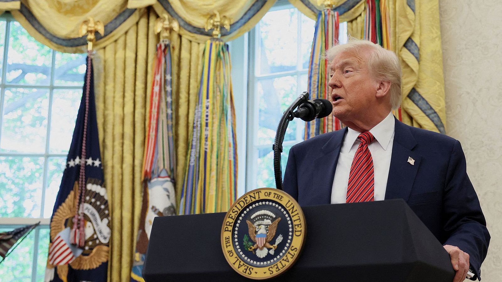 Trump anuncia acuerdo comercial con Reino Unido; el primero con otro país sobre la guerra de aranceles